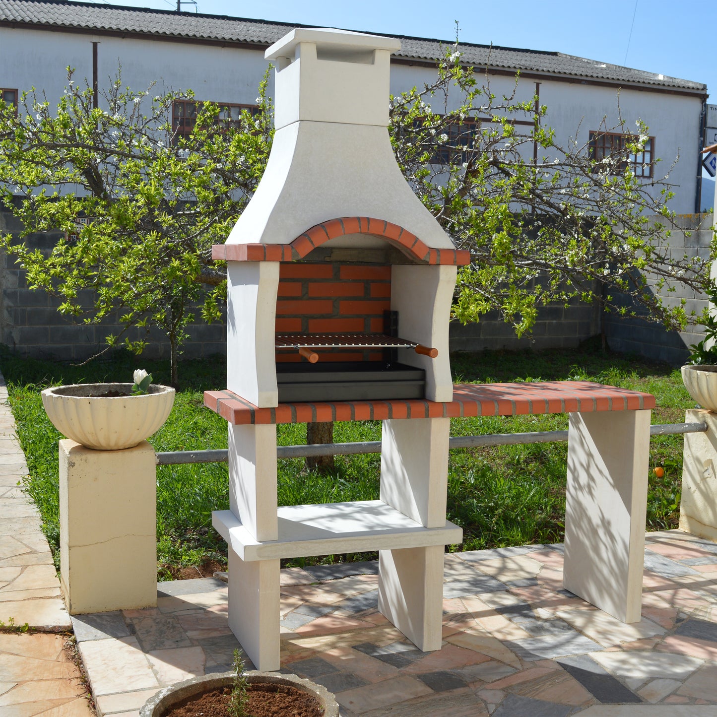 Xclusive Decor Somerset Charcoal Barbecue with Side Table - For Precision, Performance and Ease of Use