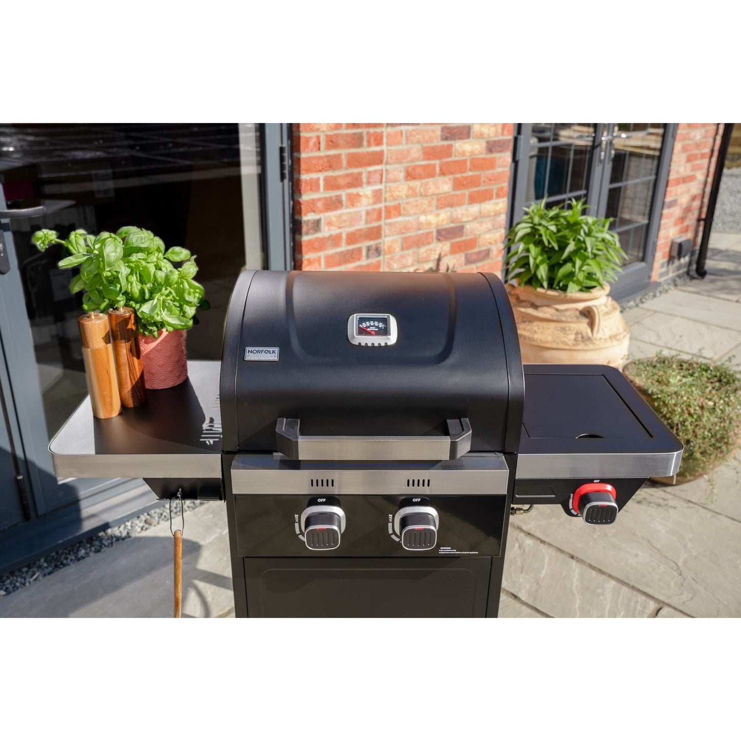 Norfolk Vista 200- 2 Burner Gas BBQ – Compact Grill for Easy Outdoor Cooking